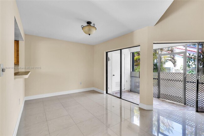 Building Photo - 1612 San Remo Cir