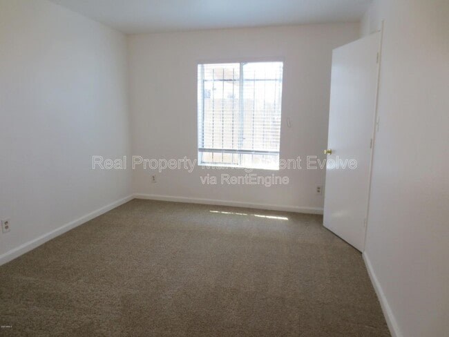 Building Photo - 2950 E Mobile Ln