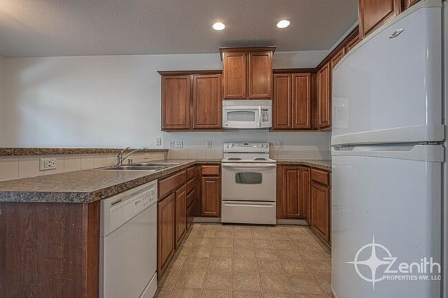 Building Photo - 7021 NE 55th St