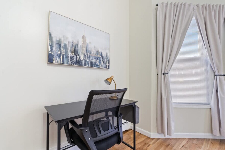 Building Photo - 1626 Union Turnpike