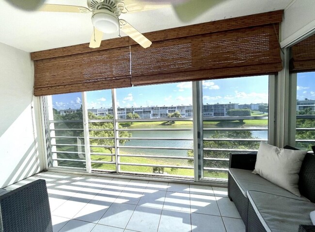 Building Photo - 4032 Newcastle B