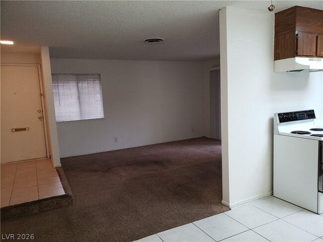 Building Photo - 2440 Paradise Village Way