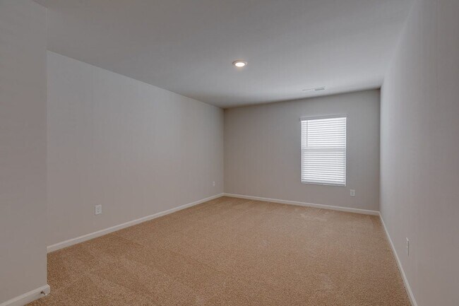 Building Photo - Beautiful Rental Home in Fountain Inn Feat...