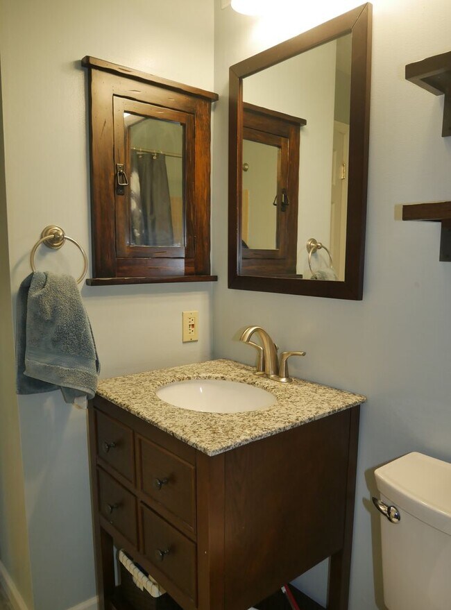Building Photo - ***Bright and Beautifully Appointed 3BED/3BATH Townhome in Vienna for Rent ***