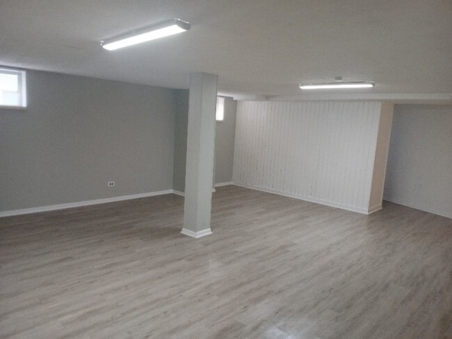 Building Photo - 5712 Ridgemont Ln