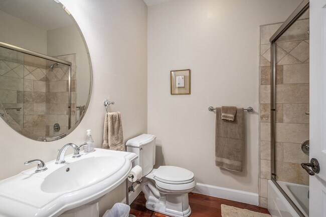 Building Photo - 7211 Eads Ave