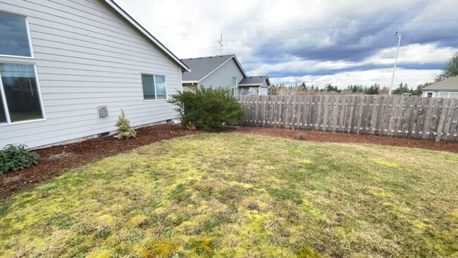 Building Photo - 3bd/2ba Home in South Salem - Extra Storag...