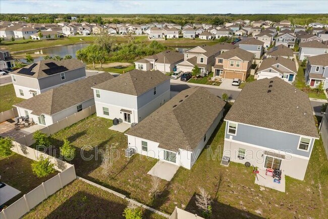 Building Photo - 1725 White Water Ct