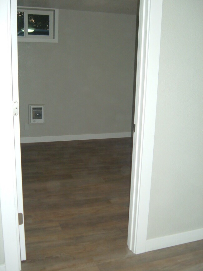 Building Photo - 403 Neyman St