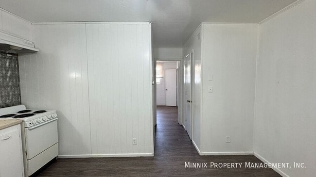 Building Photo - 2212 2nd St