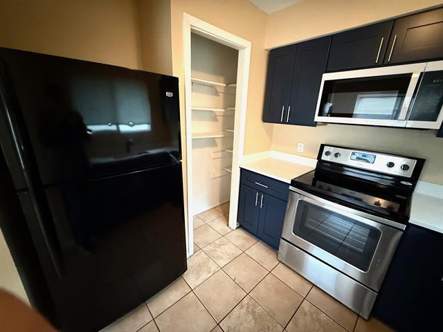 Building Photo - 2705 Tanglewood Dr