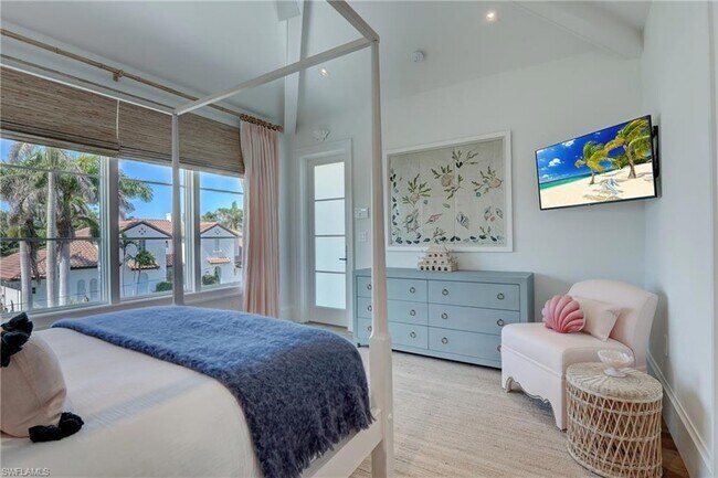 Building Photo - 2020 Gordon Dr