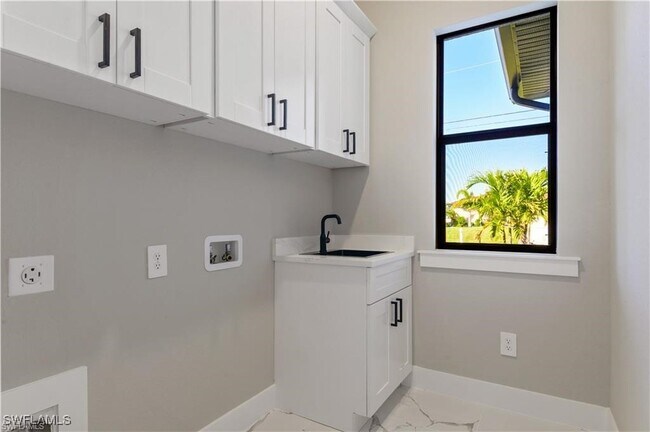 Building Photo - 1561 NW 26th Pl