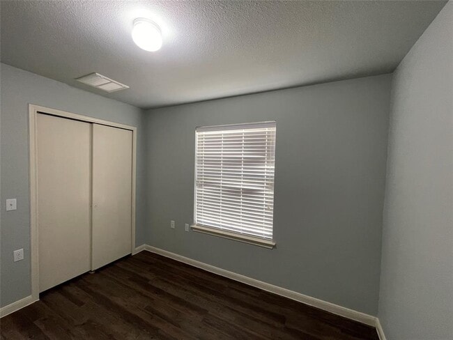 Building Photo - 7817 Duber Ln
