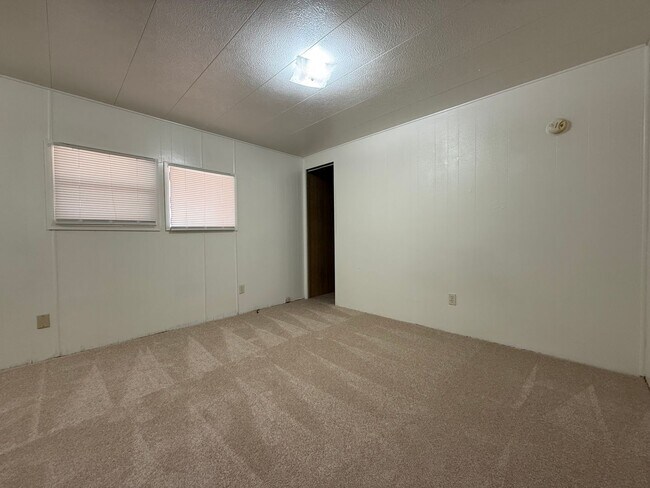 Building Photo - 2BR/2BA Mobile in Quiet Neighborhood