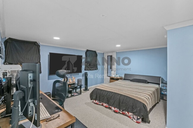 Building Photo - 498 Park Ave