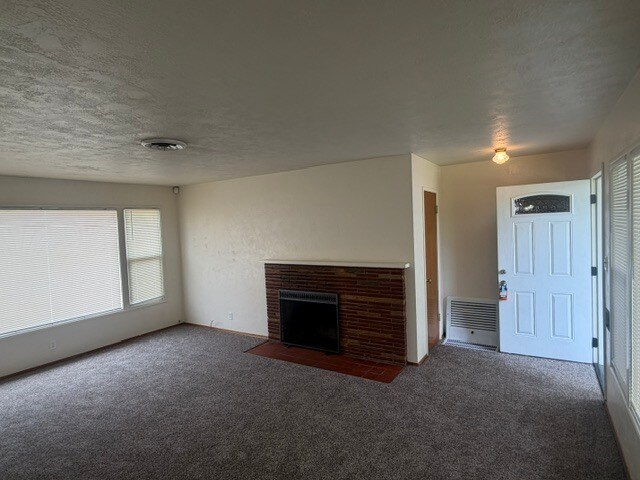 Building Photo - 1514 Maplewood Dr