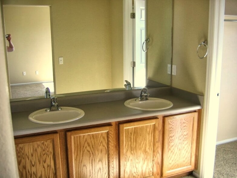 Upstairs vanity - 9904 Antler Creek Dr
