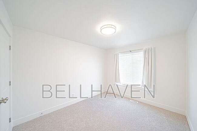 Building Photo - 667 S 2275 W