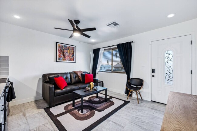 Building Photo - 131 Mescal Loop