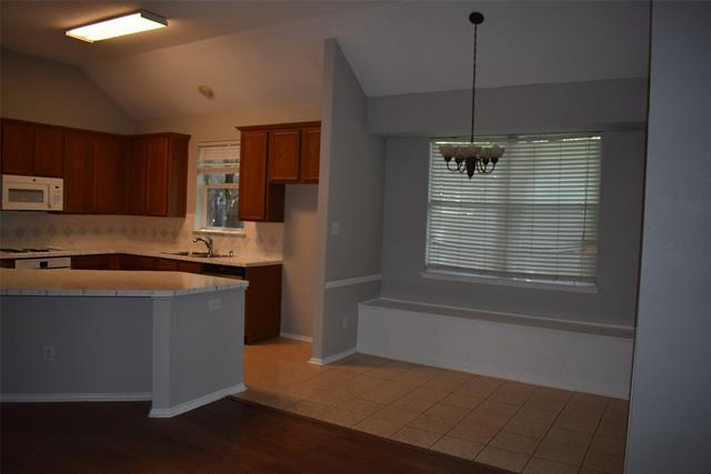 Building Photo - 2027 Wimbledon Dr