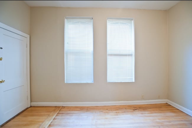 Building Photo - 1 BD/1BA w Heat near Brady