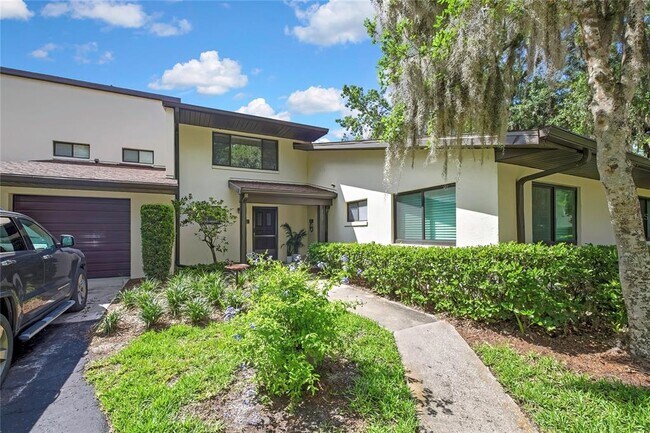 Building Photo - 1637 SE Paradise Cir W