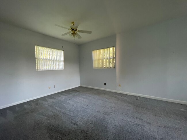Building Photo - Country Living! 2 Bedroom Lithia