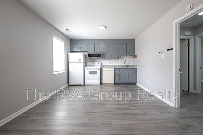 Building Photo - 3805 Woodlawn St