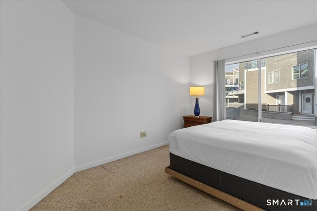 Building Photo - 13 Harbour Close