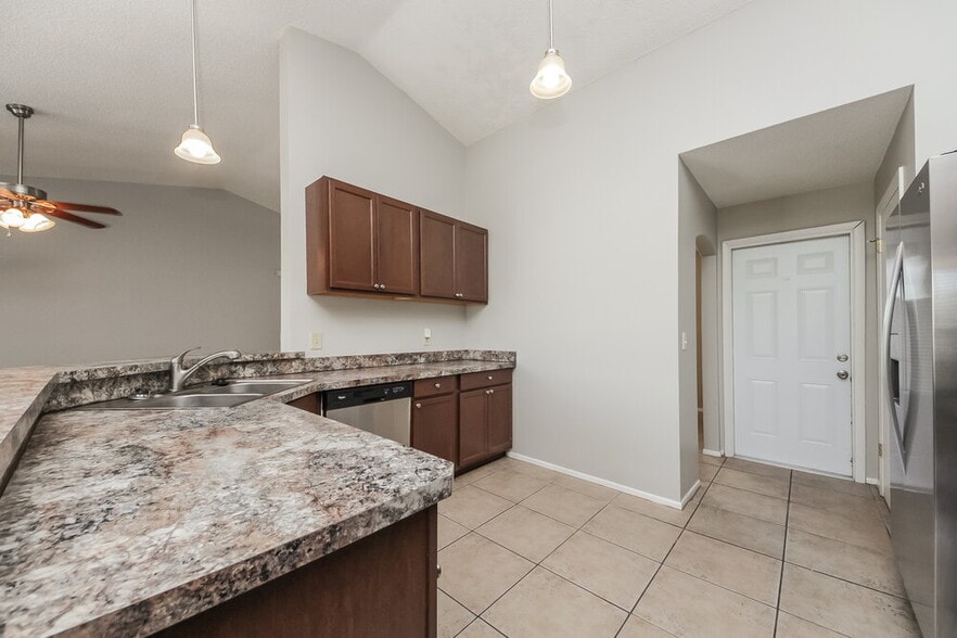 Building Photo - 1015 Elizabeth Ridge Ct