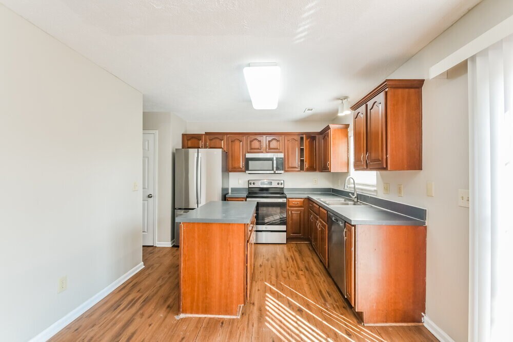 Building Photo - 5805 Tanager Ln