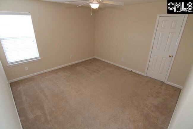 Building Photo - 5 Redbrush Ct