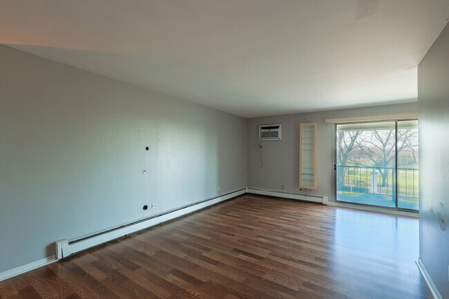 Building Photo - 4410 W 111th St