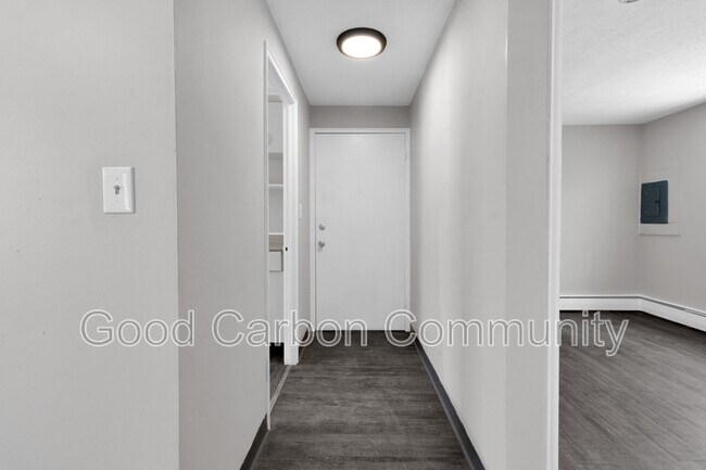 Building Photo - 321 Beattie Ave