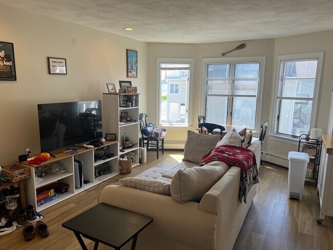 Building Photo - 56 Humphrey St