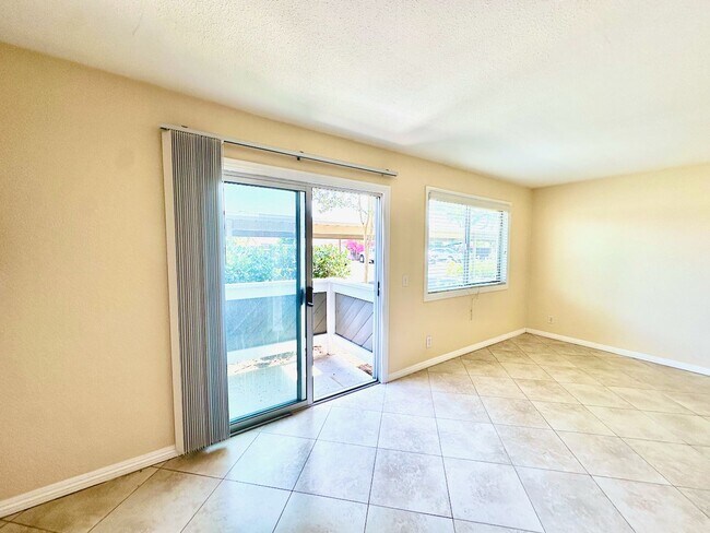 Building Photo - FOR RENT - Mira Mesa San Diego 2Br/1Ba 698...