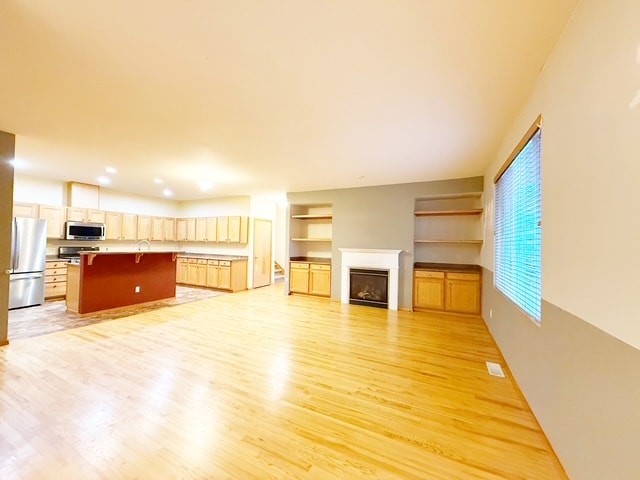 Building Photo - 736 Glenmore Loop