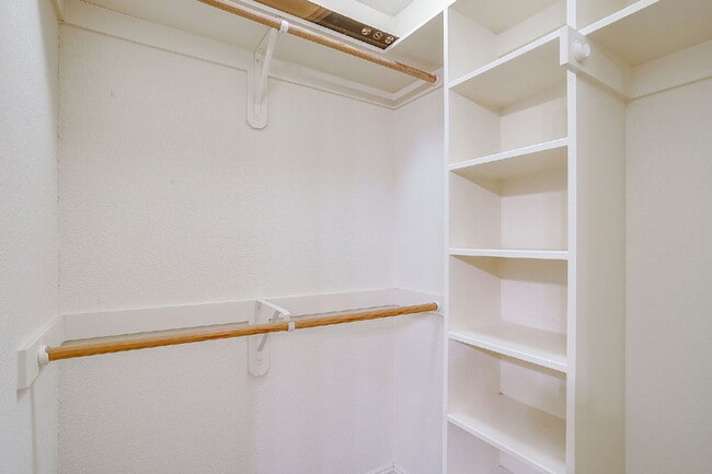 Building Photo - Charming 3 Bed 2 bath with Scenic Views, on quiet cul-de-sac in Cleburne!