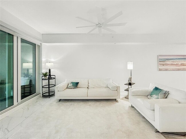 Building Photo - 125 Island Way