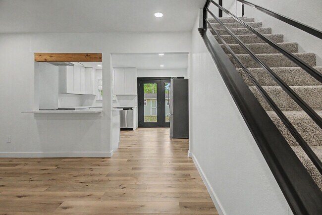 Building Photo - 4 bedroom 2 bath completely remodeled