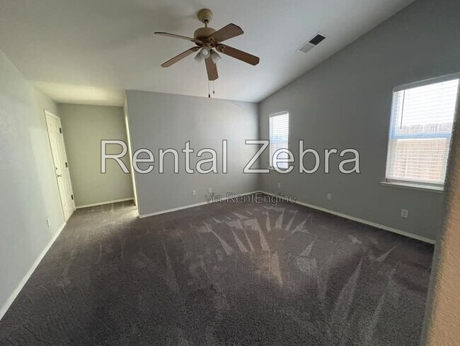 Building Photo - 786 Kinglet Ct
