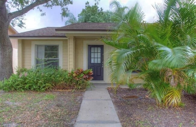 Building Photo - 1761 Lakeview Village Dr
