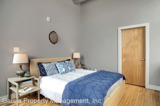 Building Photo - 1615 Hampton Ave