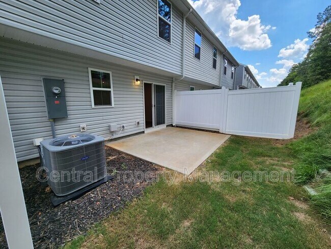 Building Photo - 165 Sarnesfield Wy