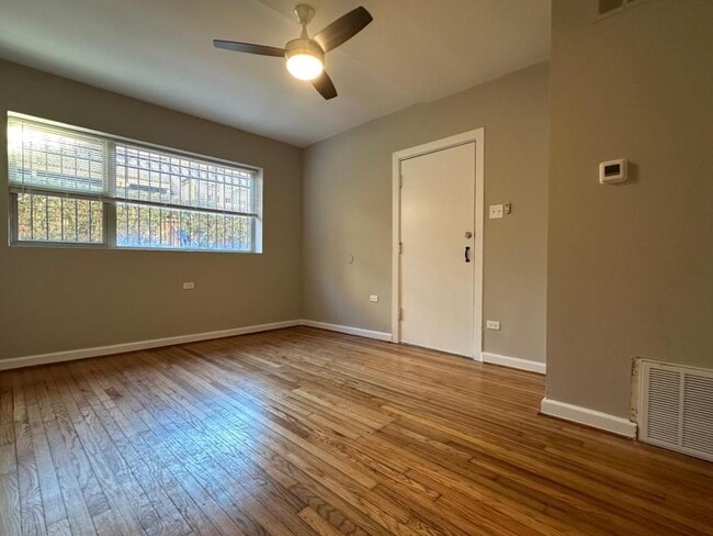 Building Photo - 6150 S Sacramento Ave