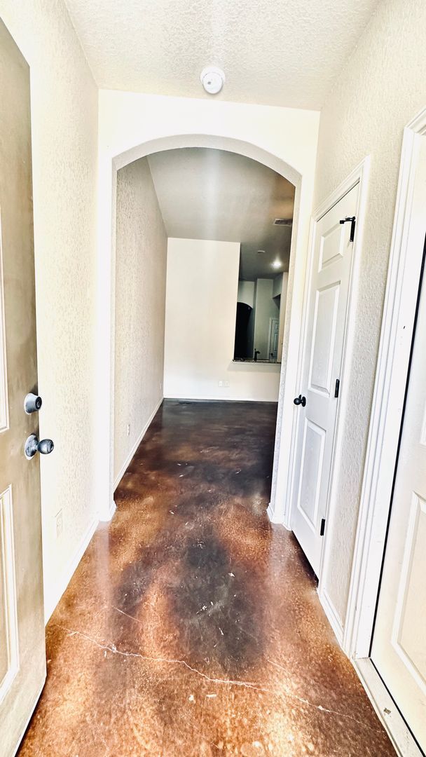 Building Photo - Beautiful 3 bedroom near Potranco!