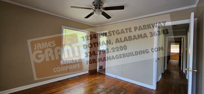 Building Photo - 2004 Roebuck St