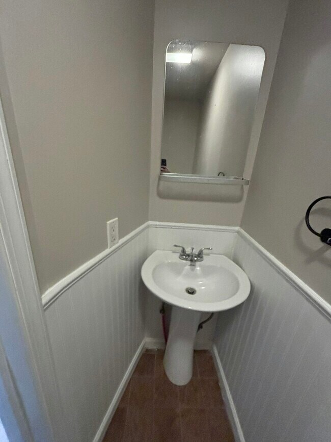 Building Photo - 165 Sharpe St