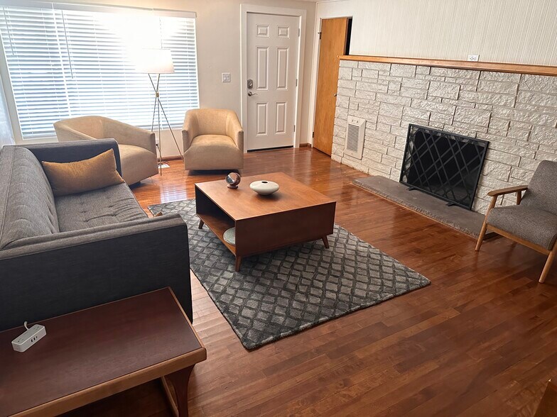 Building Photo - 8018 MacArthur Blvd